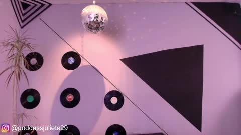 Julieta online show from 04/03/26, 07:01