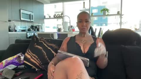 Snapshot of goddesskalitha chatting on 09/11/25, 12:44 Goddess Kalitha online show from 09/11/25, 12:44