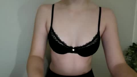 Snapshot of goddessmaya0 chatting on 05/25/26, 11:05 goddessmaya0 online show from 05/25/26, 11:05