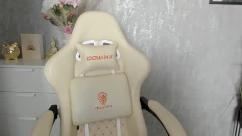 Snapshot of goddessmiaa chatting on 05/20/26, 09:15 Mistress online show from 05/20/26, 09:15