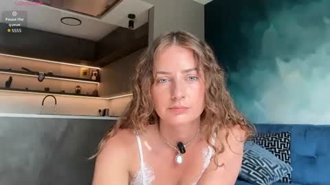 Snapshot of goddessmiamuse chatting on 06/19/26, 03:49 goddessmiamuse online show from 06/19/26, 03:49