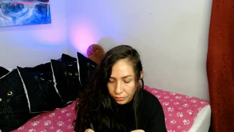  Naih Reyes online show from 04/06/26, 05:52