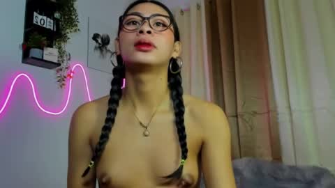 Snapshot of goddessnianxx chatting on 02/11/26, 01:43 Kyla and Nian online show from 02/11/26, 01:43