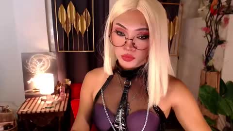 Snapshot of goddessquinnie chatting on 12/06/24, 02:57 quinnie online show from 12/06/24, 02:57