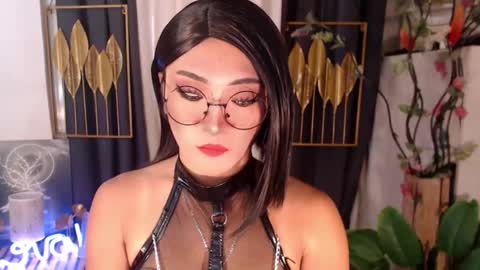 Snapshot of goddessquinnie chatting on 12/11/24, 12:44 quinnie online show from 12/11/24, 12:44