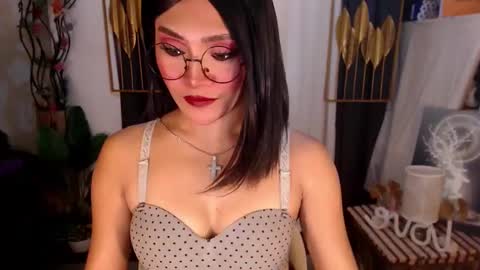 Snapshot of goddessquinnie chatting on 02/08/25, 12:38 quinnie online show from 02/08/25, 12:38