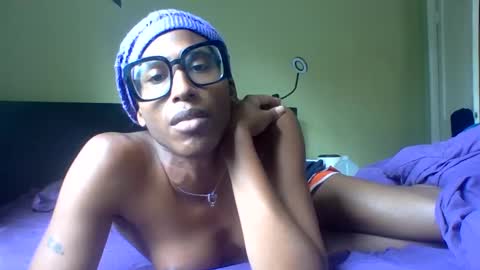 Snapshot of goddexx_kii chatting on 09/29/25, 04:45 goddexx_kii online show from 09/29/25, 04:45