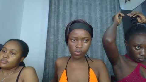 Snapshot of godess_lunah chatting on 06/24/26, 05:17 godess_lunah online show from 06/24/26, 05:17