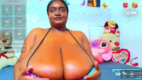 Snapshot of godessqqq chatting on 10/28/25, 12:52 Godess Tracy online show from 10/28/25, 12:52