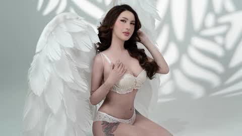 Snapshot of godisawomanxx chatting on 11/19/25, 04:29 Miss Belle Peters online show from 11/19/25, 04:29