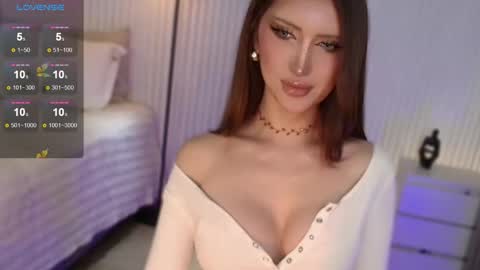 Snapshot of godisawomanxx chatting on 11/21/25, 06:39 Miss Belle Peters online show from 11/21/25, 06:39