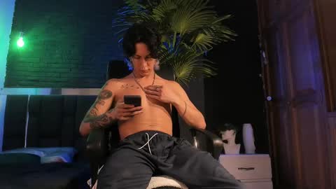 HUAN online show from 02/26/25, 06:15