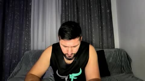 gold_alpha_boy online show from 11/12/25, 03:45