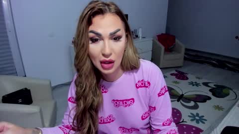 Snapshot of golddivine00 chatting on 02/10/25, 04:30 Nicole.. online show from 02/10/25, 04:30