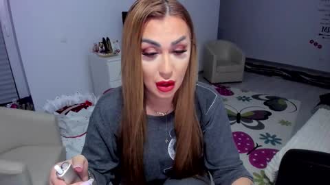 Snapshot of golddivine00 chatting on 02/19/25, 04:34 Nicole.. online show from 02/19/25, 04:34