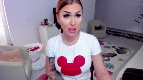 Snapshot of golddivine00 chatting on 02/20/25, 02:13 Nicole.. online show from 02/20/25, 02:13