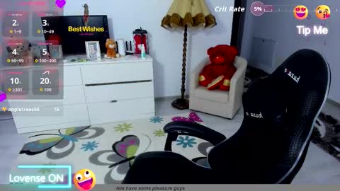 Snapshot of golddivine00 chatting on 09/23/25, 02:47 Nicole.. online show from 09/23/25, 02:47