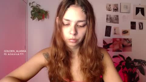 Snapshot of golden_alaska chatting on 10/07/25, 12:19 Alaska online show from 10/07/25, 12:19