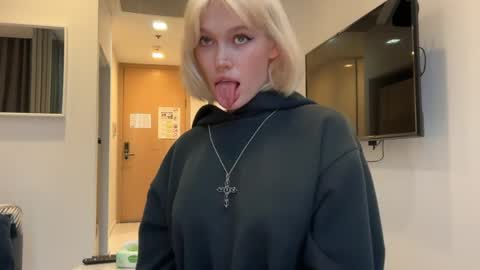 Aline meow   online show from 04/05/26, 11:29