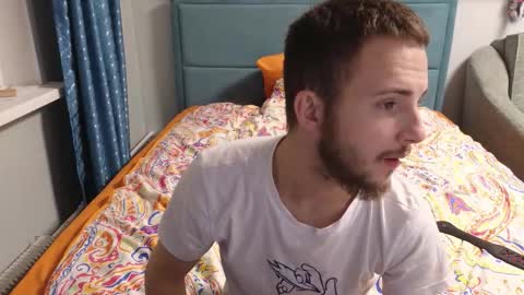 Golden boyyy21 online show from 10/26/25, 08:59