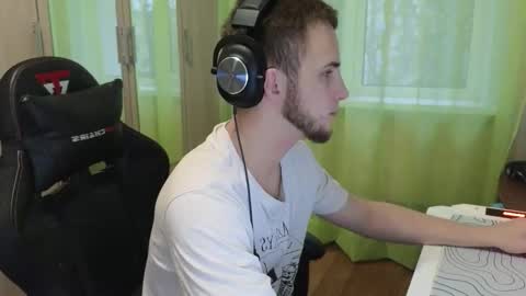 Golden boyyy21 online show from 12/04/25, 06:34