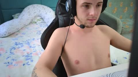 Golden boyyy21 online show from 02/06/26, 07:34