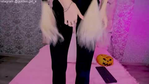 Snapshot of golden_girl__ chatting on 11/03/25, 02:02 golden girl online show from 11/03/25, 02:02