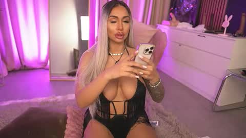 GoldenAmberX online show from 03/01/26, 06:37