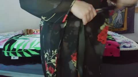 XxPretentious PeachxX online show from 04/27/26, 07:17