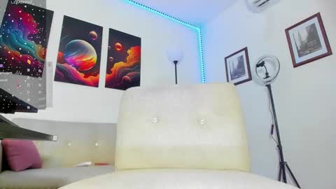 Snapshot of goldenhugecocktss chatting on 02/11/25, 06:19 May smith online show from 02/11/25, 06:19