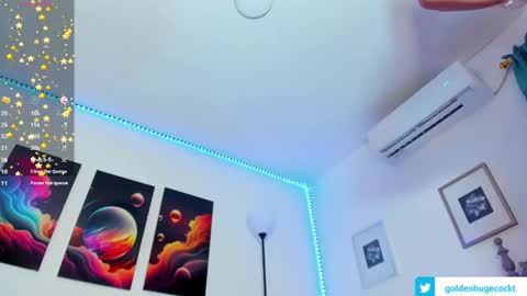 Snapshot of goldenhugecocktss chatting on 02/24/25, 06:05 May smith online show from 02/24/25, 06:05