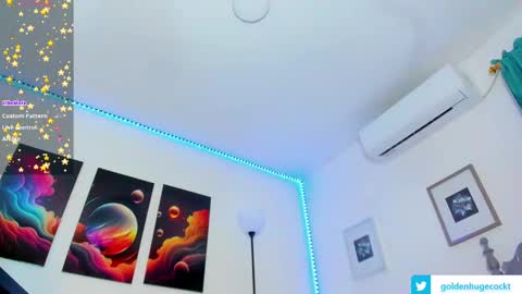 Snapshot of goldenhugecocktss chatting on 02/25/25, 05:52 May smith online show from 02/25/25, 05:52