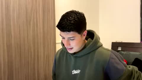 goldenknight33 online show from 11/07/25, 04:18