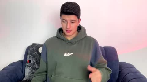 goldenknight33 online show from 12/05/25, 04:14