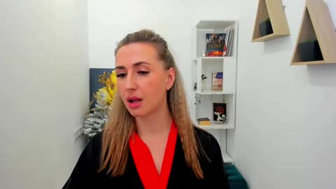 Snapshot of goldenlighte chatting on 01/10/25, 01:20 Olivia online show from 01/10/25, 01:20