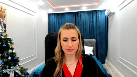 Snapshot of goldenlighte chatting on 01/13/25, 01:34 Olivia online show from 01/13/25, 01:34