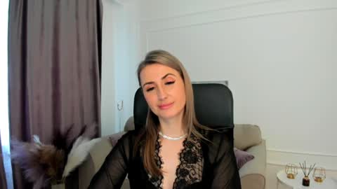 Snapshot of goldenlighte chatting on 01/16/25, 09:48 Olivia online show from 01/16/25, 09:48