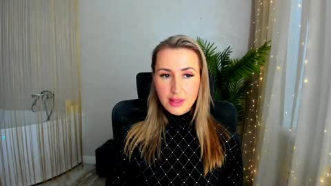 Snapshot of goldenlighte chatting on 01/20/25, 12:39 Olivia online show from 01/20/25, 12:39