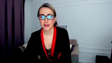 Snapshot of goldenlighte chatting on 01/21/25, 02:37 Olivia online show from 01/21/25, 02:37