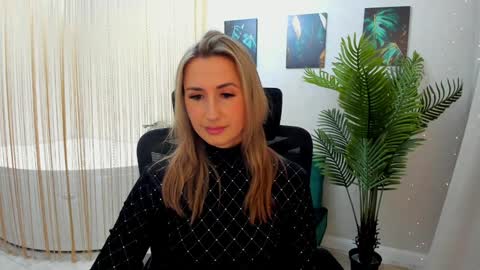 Snapshot of goldenlighte chatting on 01/30/25, 11:44 Olivia online show from 01/30/25, 11:44