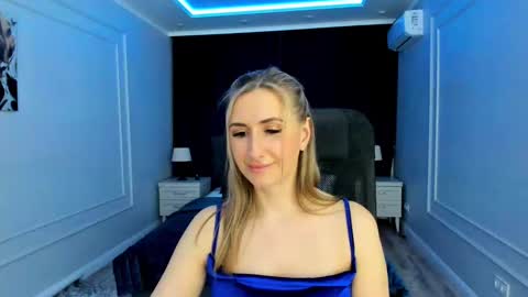 Snapshot of goldenlighte chatting on 02/12/25, 04:44 Olivia online show from 02/12/25, 04:44