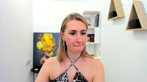 Snapshot of goldenlighte chatting on 02/17/25, 06:59 Olivia online show from 02/17/25, 06:59