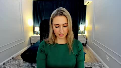 Snapshot of goldenlighte chatting on 02/23/25, 11:33 Olivia online show from 02/23/25, 11:33