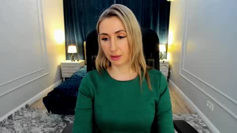 Snapshot of goldenlighte chatting on 02/23/25, 02:35 Olivia online show from 02/23/25, 02:35