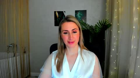 Snapshot of goldenlighte chatting on 02/28/25, 10:50 Olivia online show from 02/28/25, 10:50