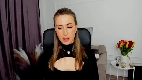 Snapshot of goldenlighte chatting on 03/08/25, 06:26 Olivia online show from 03/08/25, 06:26