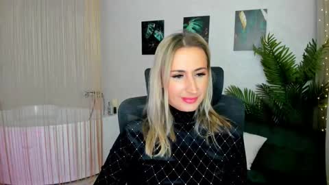 Snapshot of goldenlighte chatting on 09/10/25, 06:52 Olivia online show from 09/10/25, 06:52