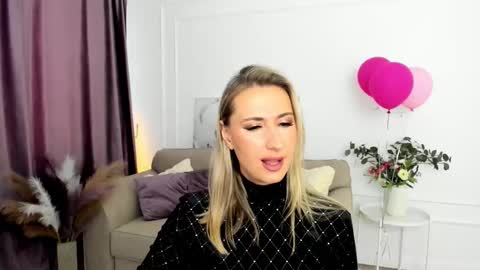 Snapshot of goldenlighte chatting on 09/14/25, 03:38 Olivia online show from 09/14/25, 03:38