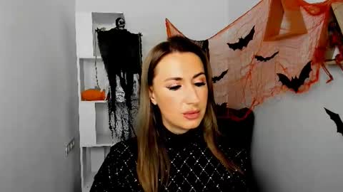 Snapshot of goldenlighte chatting on 10/11/25, 07:12 Olivia online show from 10/11/25, 07:12