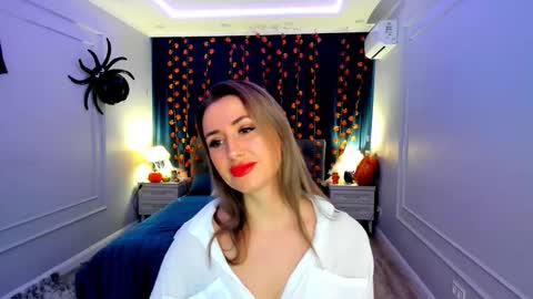 Snapshot of goldenlighte chatting on 10/29/25, 03:42 Olivia online show from 10/29/25, 03:42